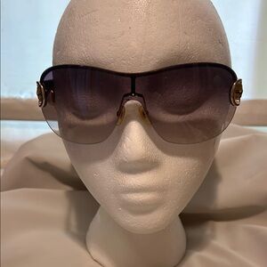 Gucci Black Sunglasses Sleek Design
